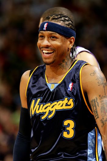 被球迷喷得退出国家队的吴曦，其实是郑智后最强后腰，场上也很拼（因球迷质疑一度退出国足的吴曦，其实是郑智之后最强后腰，场上拼劲十足）