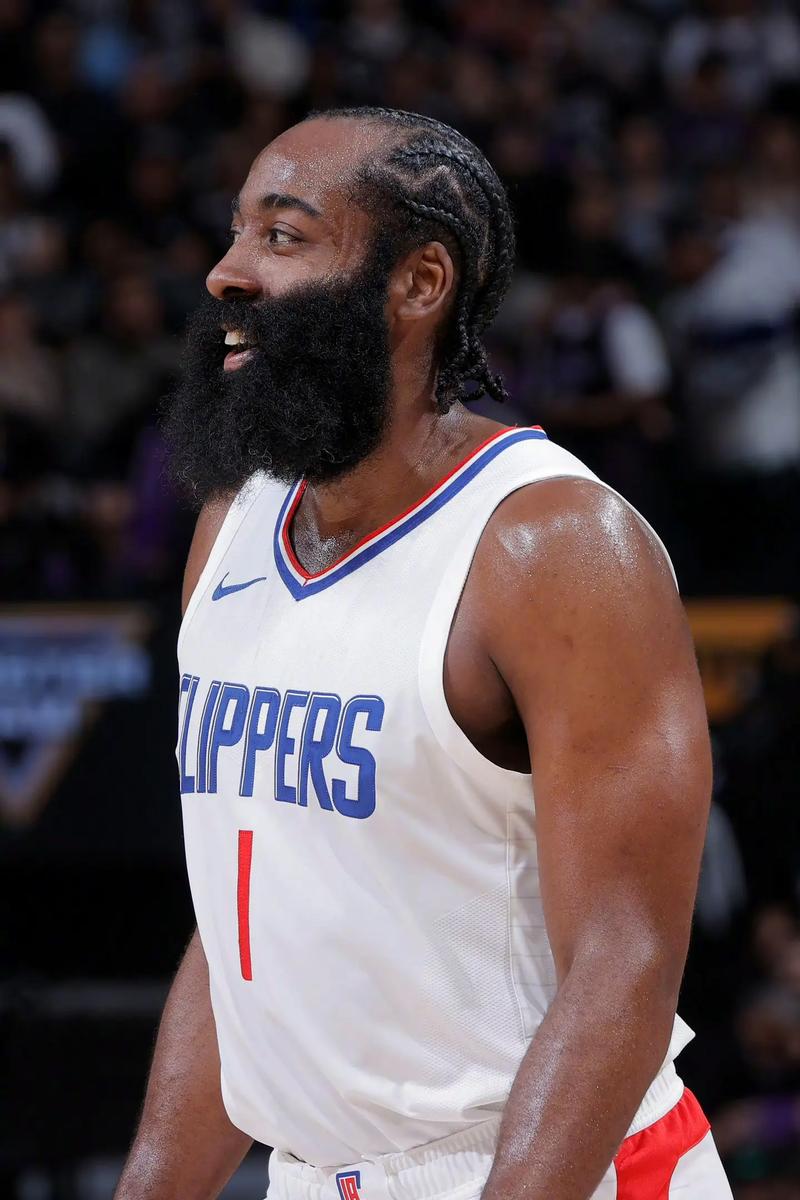 洛塞尔索：安哥拉球员身体素质出色，我们很难找到进球机会（洛塞尔索：安哥拉队对抗强硬，我们难以创造破门机会）