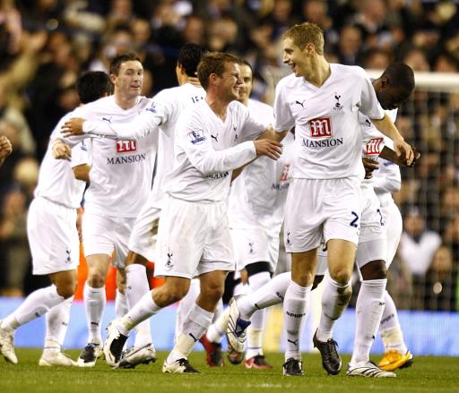 伊涅斯塔：中场球员当教练更能掌控全局，小法现在做得非常好（伊涅斯塔：中场出身执教更能把控全局，小法目前表现出色）