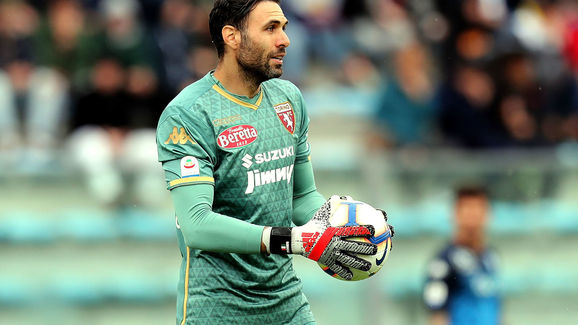 对飙！弗拉格半场9中7得22分&乔治14中8得24分（火力对轰！弗拉格半场9投7中砍22分，乔治14投8中轰24分）