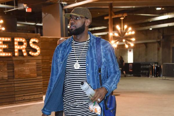 体图：厄兹詹将自由身离队，多特原本能用他加1000万签谢尔基（体图：厄兹詹或将自由身离队，多特曾可用其外加1000万签下谢尔基）