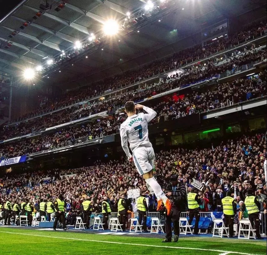 西媒：梅西下榻酒店距诺坎普仅1分钟车程（西媒：梅西入住酒店离诺坎普开车一分钟即到）