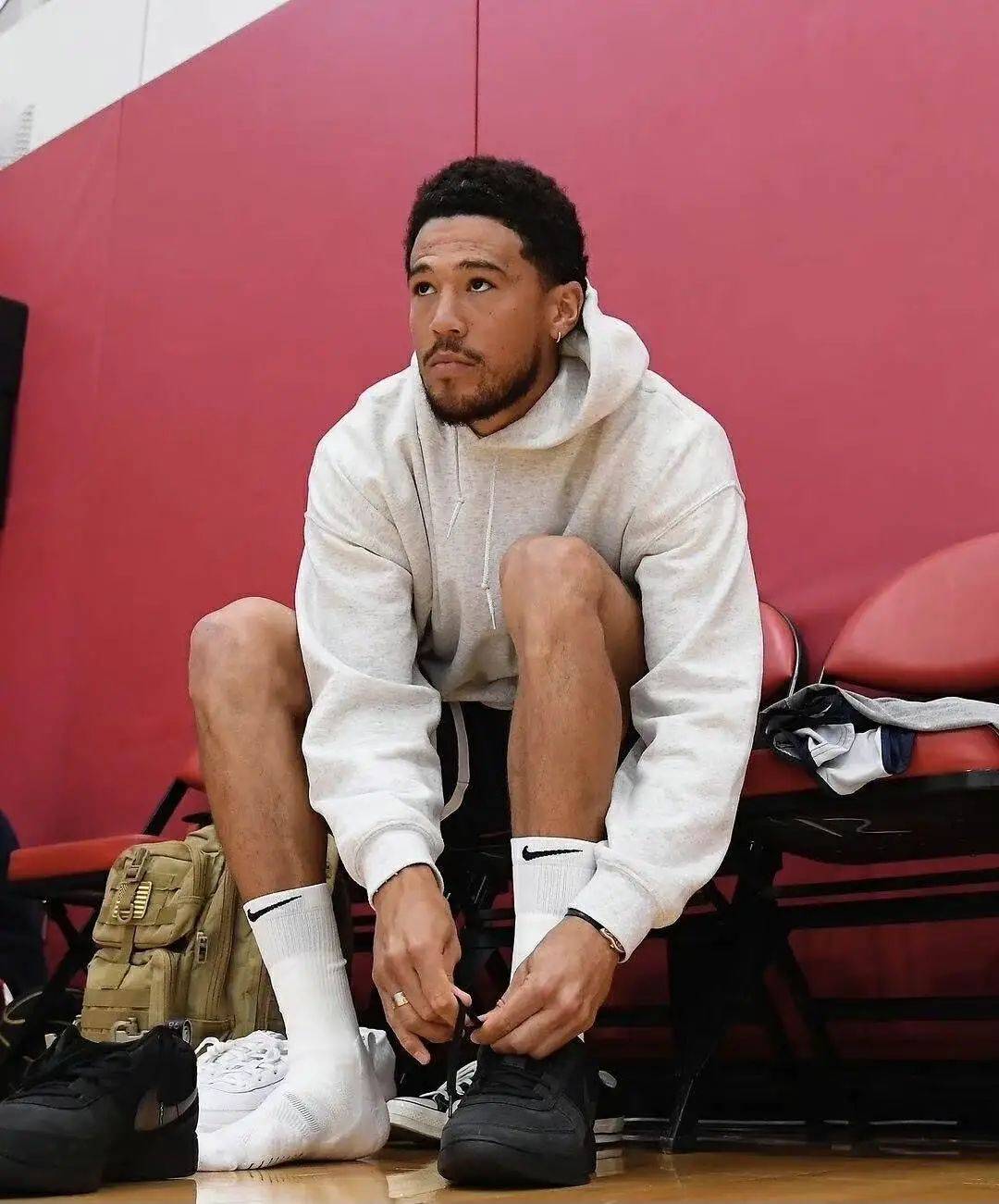 记者：德国足协内部有让诺伊尔回归的声音，需要纳帅主动出面（记者称德足协内部呼吁诺伊尔回归，仍需纳帅亲自出面推动）