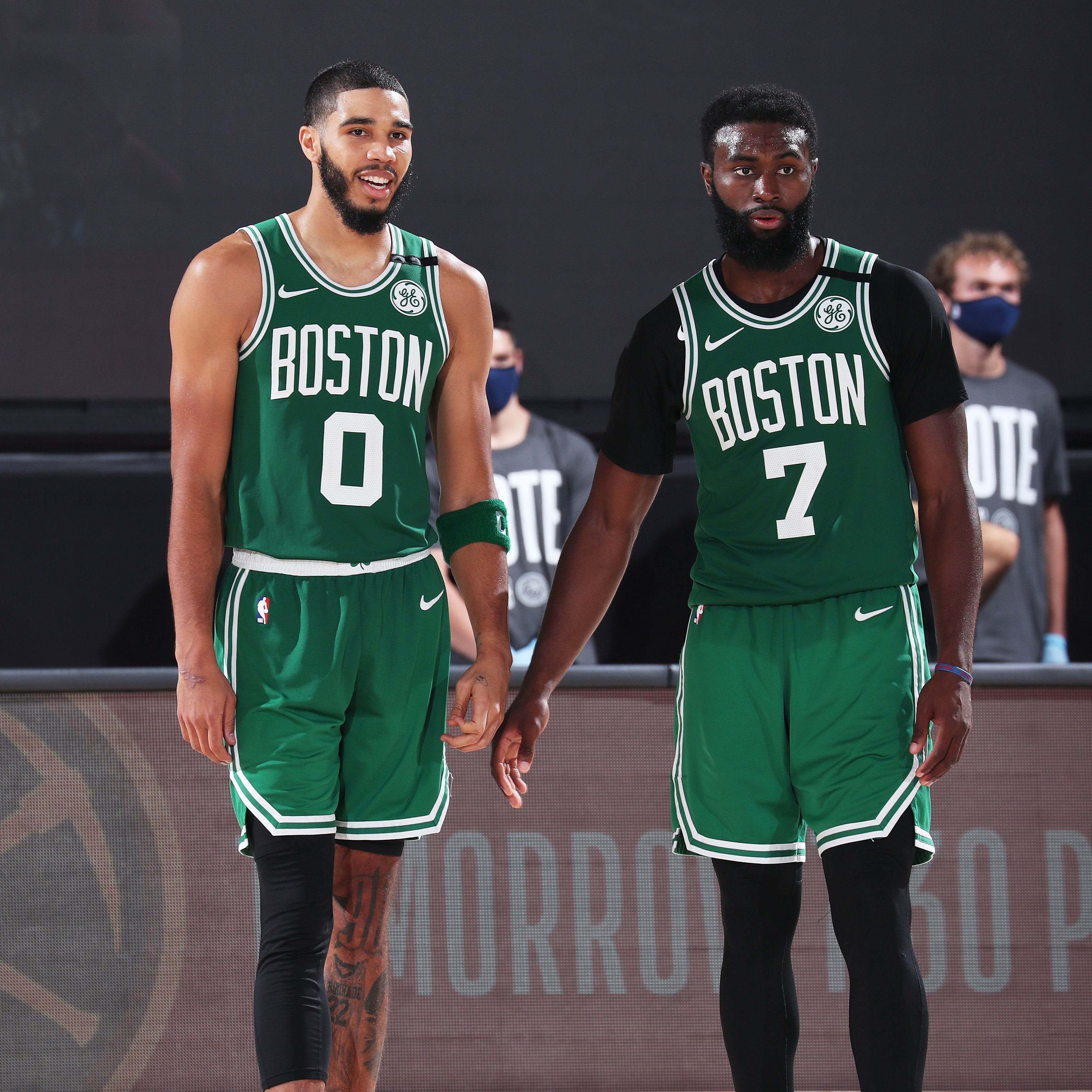 大举反击！刘晓宇三分穿针 宁波轰出19-5进攻狂潮强势反超（刘晓宇三分准如穿针 宁波掀19-5攻势强势反超）