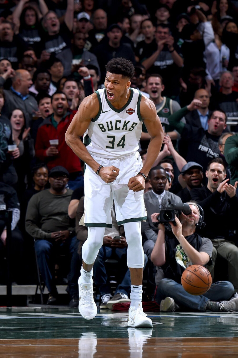 快船队近期表现不尽如人意，球队在多场比赛中遭遇了失利。（快船队近期状态不佳，多场比赛接连失利）