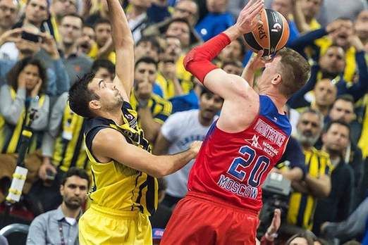 米纳拉：17岁被造谣成42岁，诽谤与谣言摧毁了我的职业生涯（米纳拉：被造谣42岁时我才17，诽谤让我的职业生涯走向崩塌）