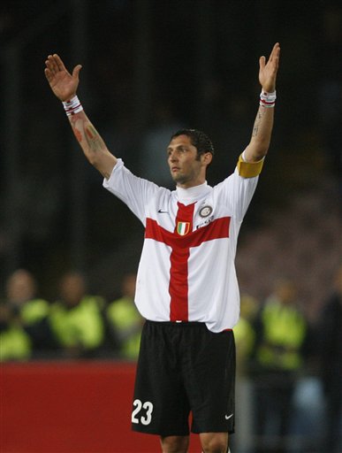 体坛记者：瓦科去留可能性相同，有西亚、东南亚球队有意签他（体坛记者：瓦科去留五五开，西亚与东南亚球队有意引进）