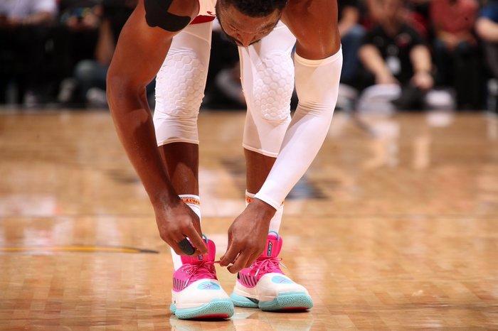 NBA球员交易及影响分析（NBA球员交易动向与影响评估）