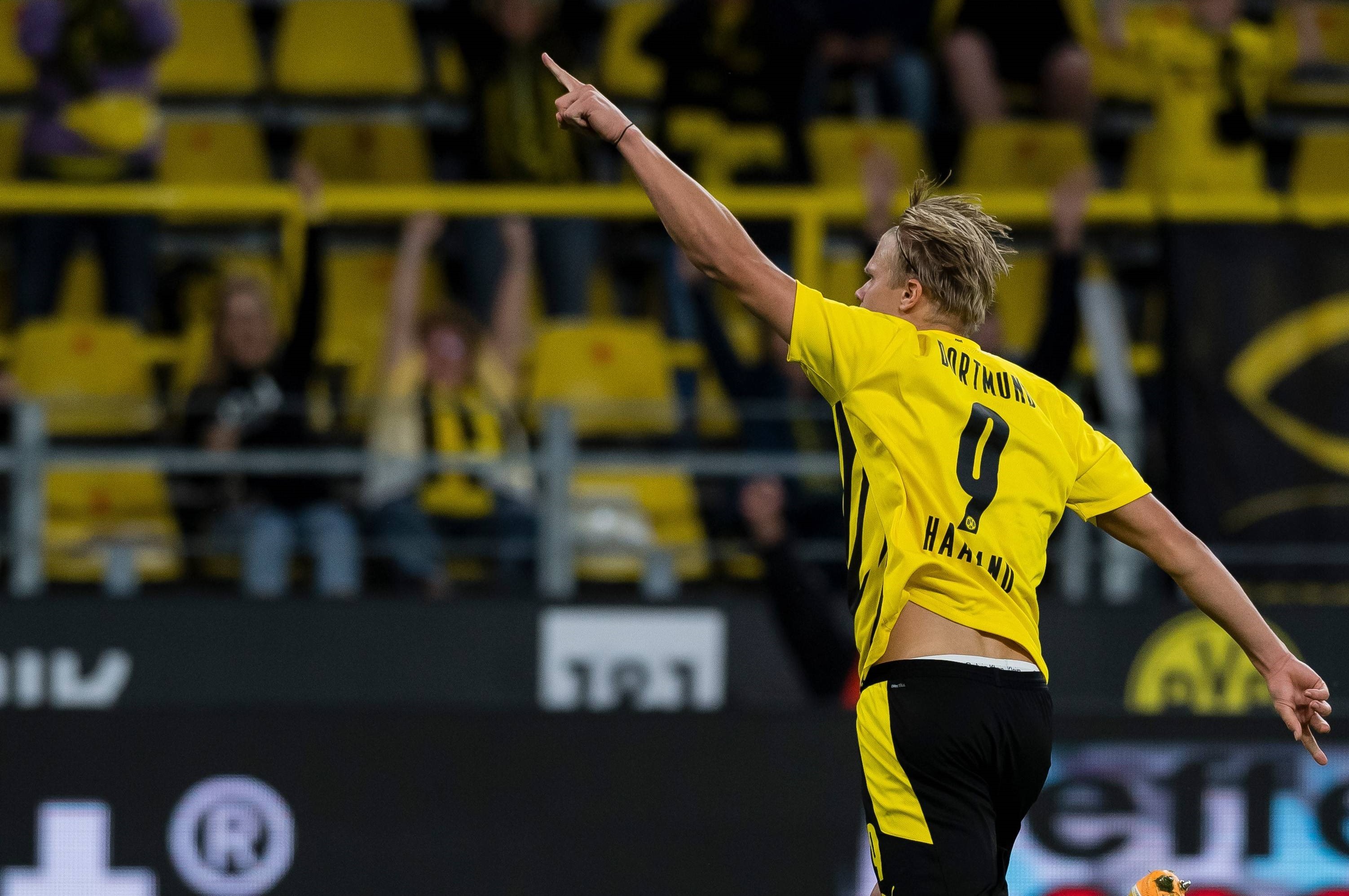 英超：曼联3-0大胜纽卡斯尔（英超战报：曼联3比0完胜纽卡斯尔）