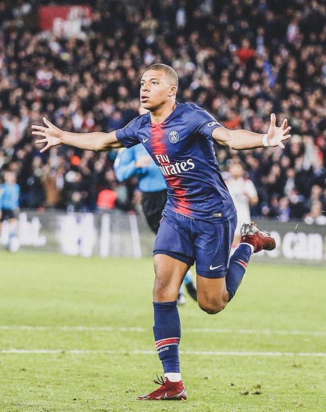 跟队：米兰有意签下阿图博卢，卡普里莱和雷斯特也在名单中（随队记者：米兰有意引进阿图博卢，卡普里莱与雷斯特同列候选名单）