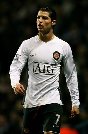 斯波：韦尔的进步源于日复一日的努力，胶着比赛让他增长经验（斯波：韦尔靠日积月累稳步提升，拉锯战为他增添实战经验）