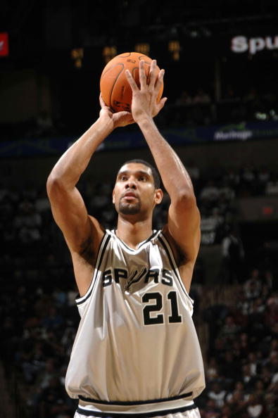 英联杯前瞻：纽卡斯尔联德比战蒙羞，富勒姆三将因故缺席（英联杯前瞻：纽卡斯尔联德比失意，富勒姆三将缺阵）