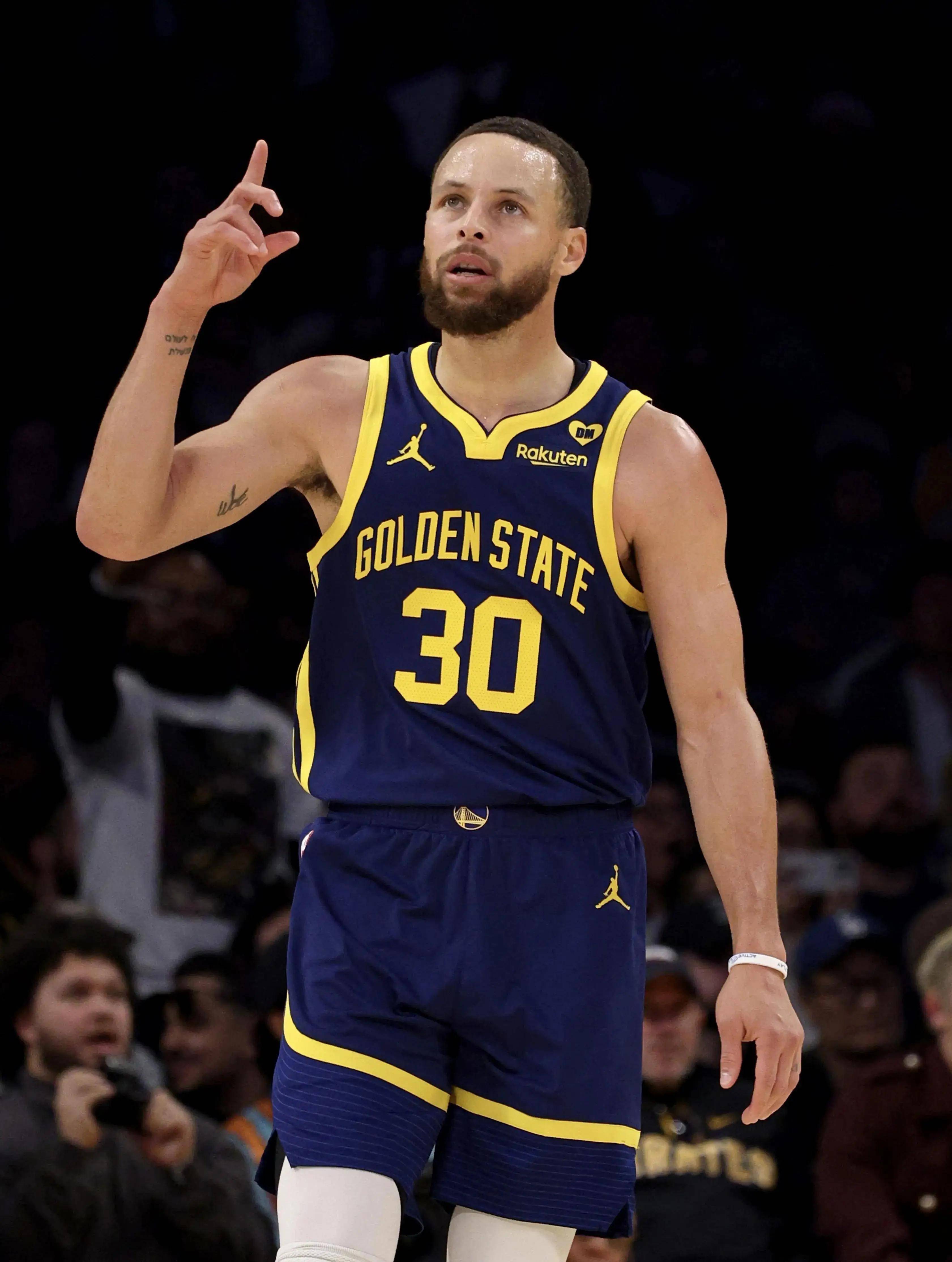 官方：天空体育获得2027-2031年欧联杯与欧协联的转播权（官宣：天空体育拿下2027-2031年欧联杯与欧协联转播权）